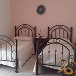 A Casa Di Sonja Oda ve Kahvaltı 3*