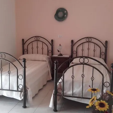 A Casa Di Sonja לינה וארוחת בוקר 3*