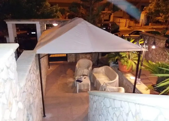 A Casa Di Sonja فندق مبيت وإفطار غالّيبولي
